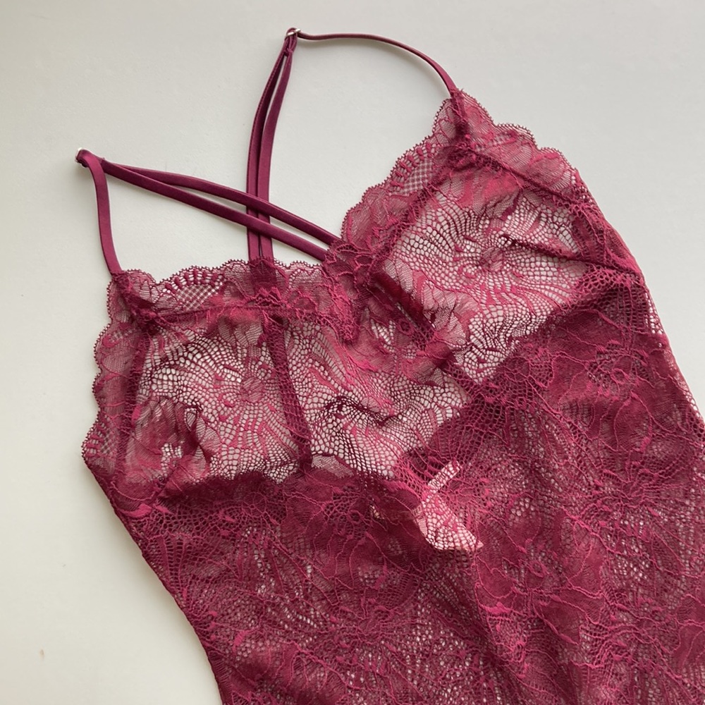 VS Lace Slip V-Neck